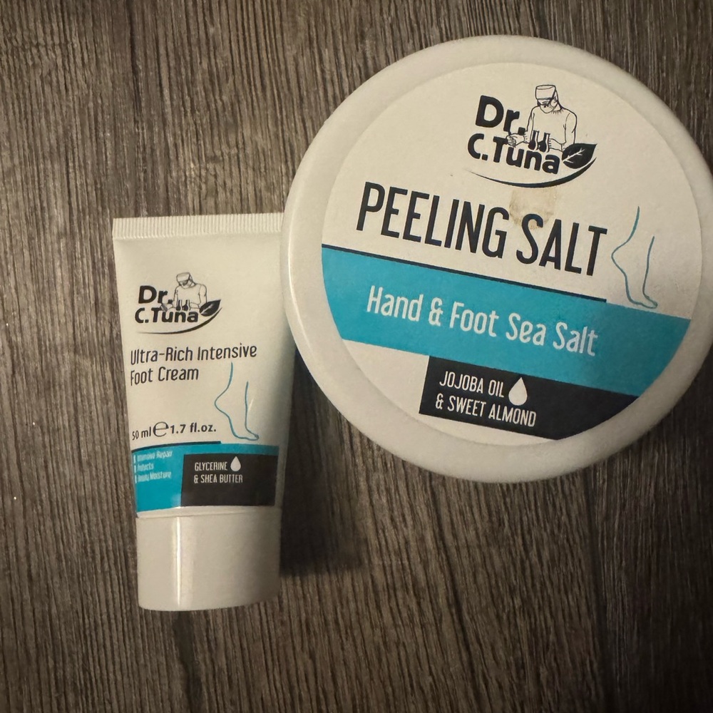 Dr. C. Tuna Peeling Salt and Foot Cream Set